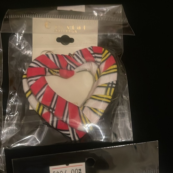 Assorted color heart earrings - Picture 3 of 4